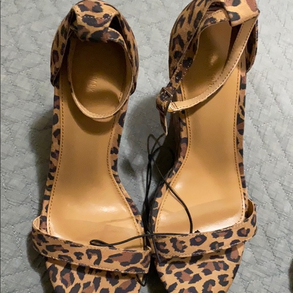 Cheetah heels - Picture 2 of 3